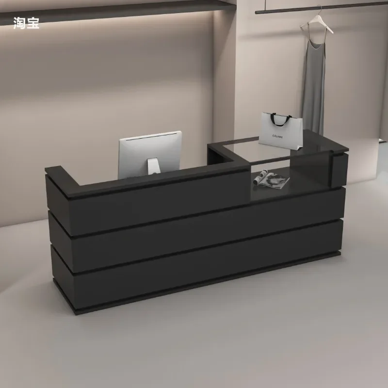 Outdoor Furniture In Store - Schoonheidssalon Balie Buitenwinkel Winkeldisplay Supermarkt Kassa
